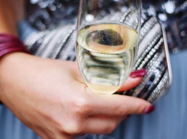 Alcohol risk ad blitz aims to stop overseas traged