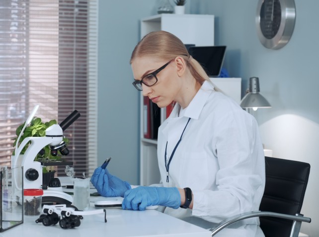 Career blocks for female scientists put under scru