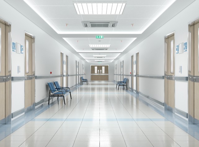 New Vic hospital as Labor raises stakes