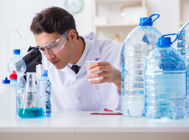 Review highlights risks from chemicals in plastics