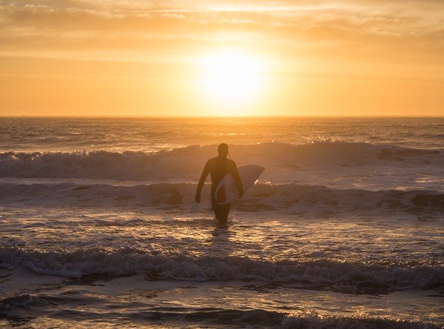 Summer sun heightens risk of surfer's eye