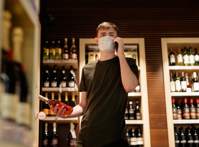 WHO urges higher taxes on sugary drinks and alcoho