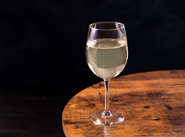 White wine 'could reduce risk of cardiac arrest'